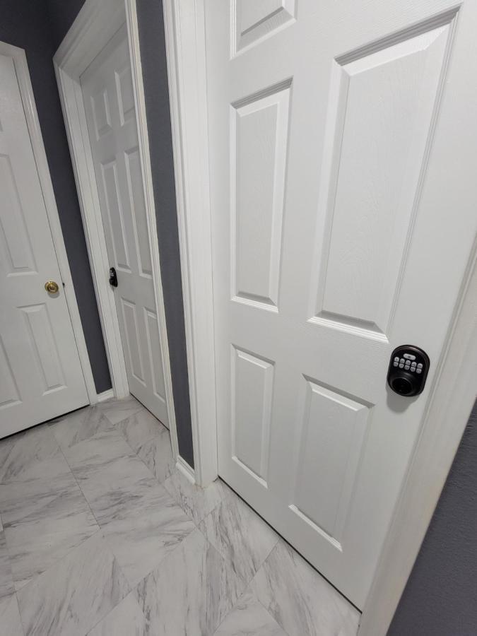 Nice & Cozy Bedroom At Gp'S Grand Prairie Exterior photo