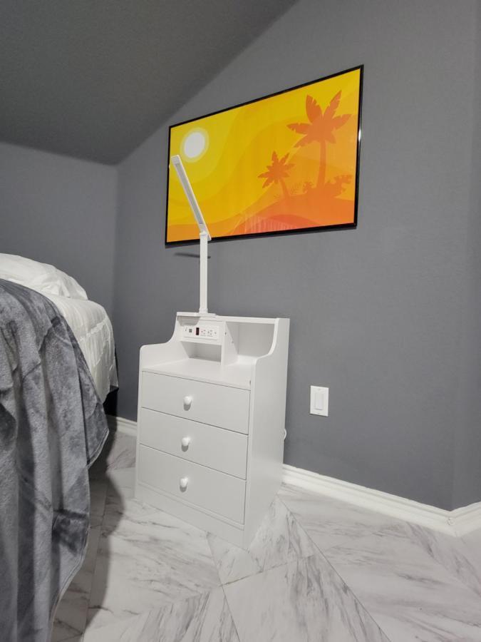 Nice & Cozy Bedroom At Gp'S Grand Prairie Exterior photo